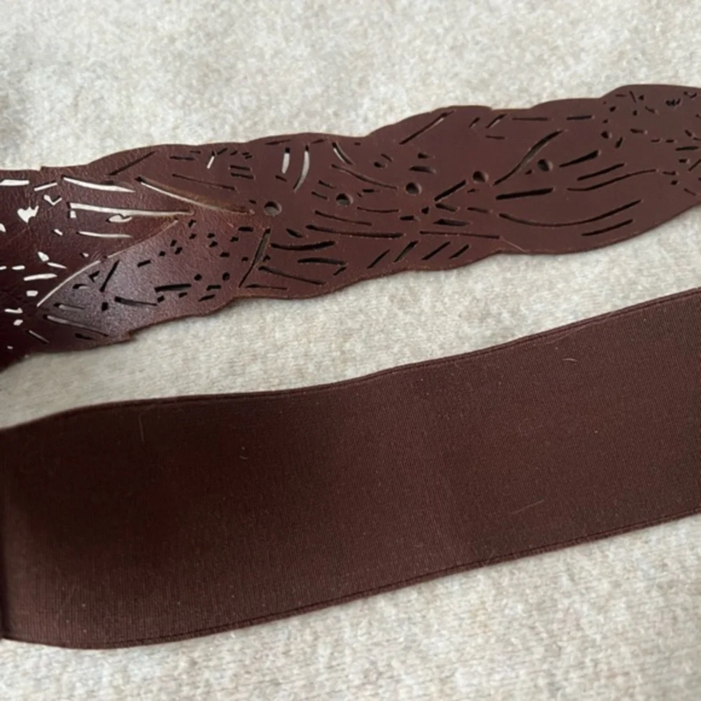 Guess Genuine Leather Belt - Size S / M - BRAND NEW - Never Worn